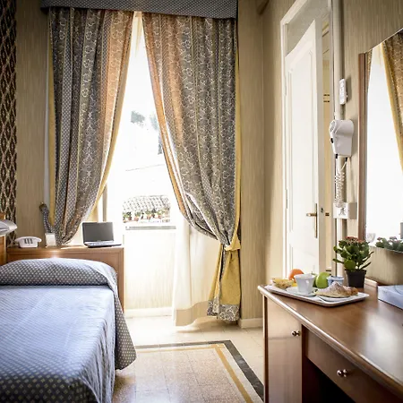 Emmaus Hotel 3*