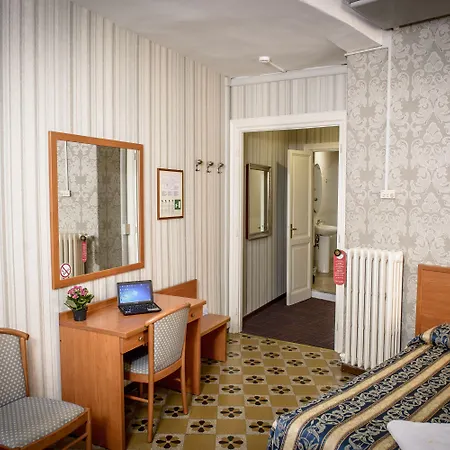 Hotel Emmaus 3*