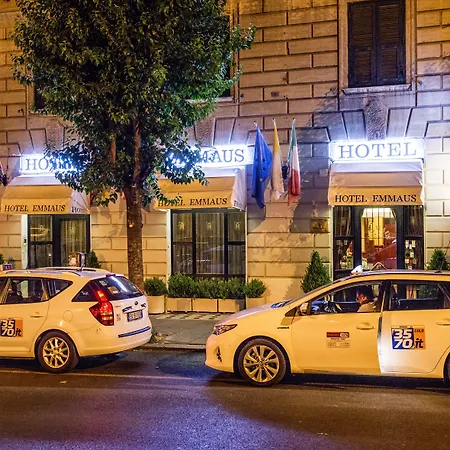 Ξενοδοχείο Emmaus 3*