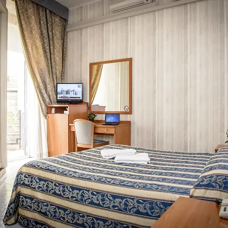 Emmaus Hotel 3*
