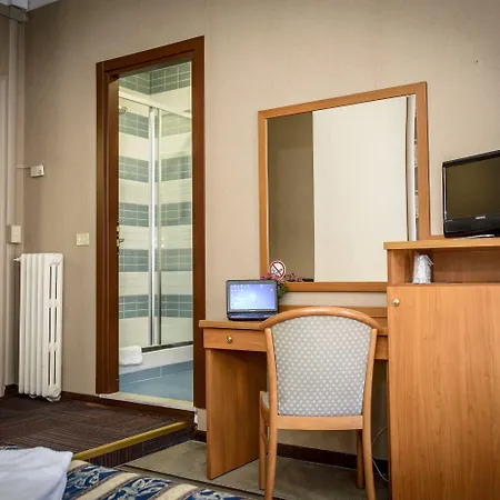 Emmaus Hotel 3*