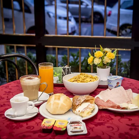 Emmaus Hotel 3*
