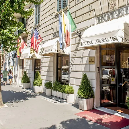 엠마우스 호텔 3*