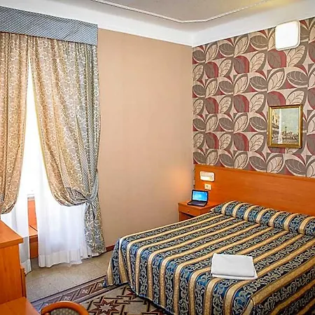 Emmaus Hotel 3*