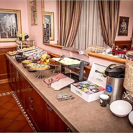 Emmaus Hotel 3*