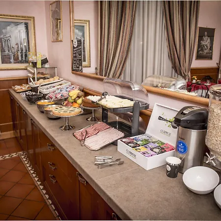 Emmaus Hotel 3*